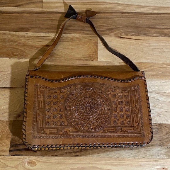 Vintage Hand Tooled Carved Siesta Mexico Leather Handbag w/Small Wallet - Picture 2 of 16